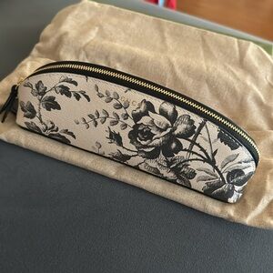 Gucci Herbarium black & white demetra floral print pencil case/makeup bag